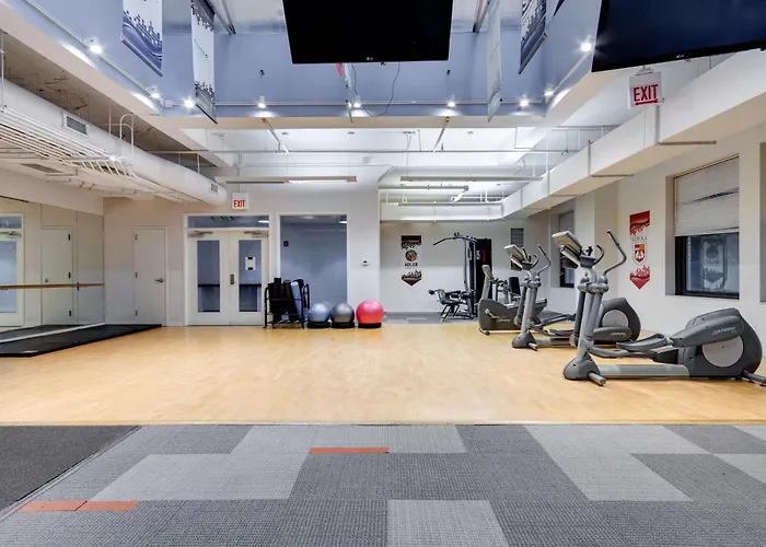 Downtown With Free In & Out Parking-2 Apartment Chicago