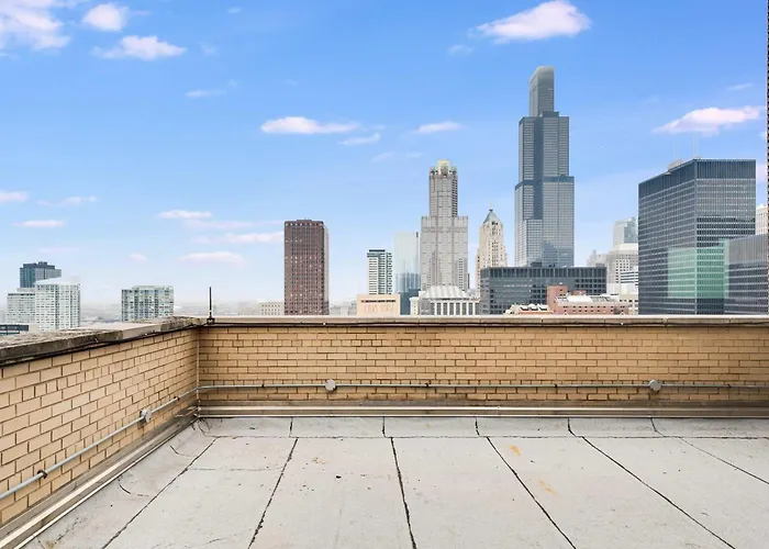 Downtown With Free In & Out Parking-2 * Chicago